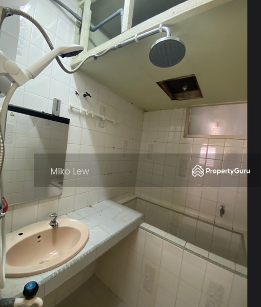 Untuk Dijual - Terrace house at Taman Castlefield