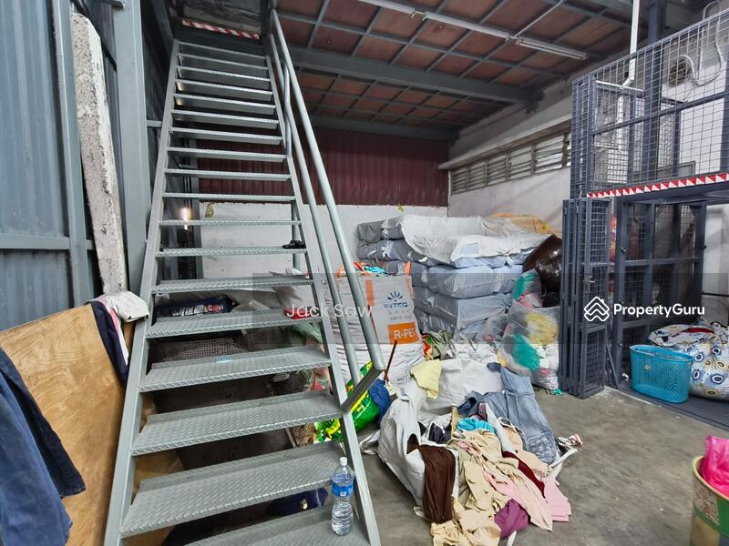 For Sale - 1.5 Storey Semi-D Factory For Sale at Juru