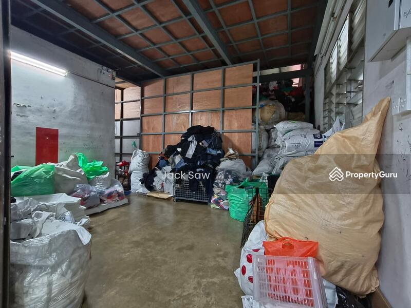 For Sale - 1.5 Storey Semi-D Factory For Sale at Juru