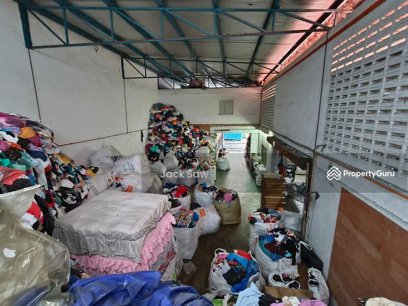 For Sale - 1.5 Storey Semi-D Factory For Sale at Juru