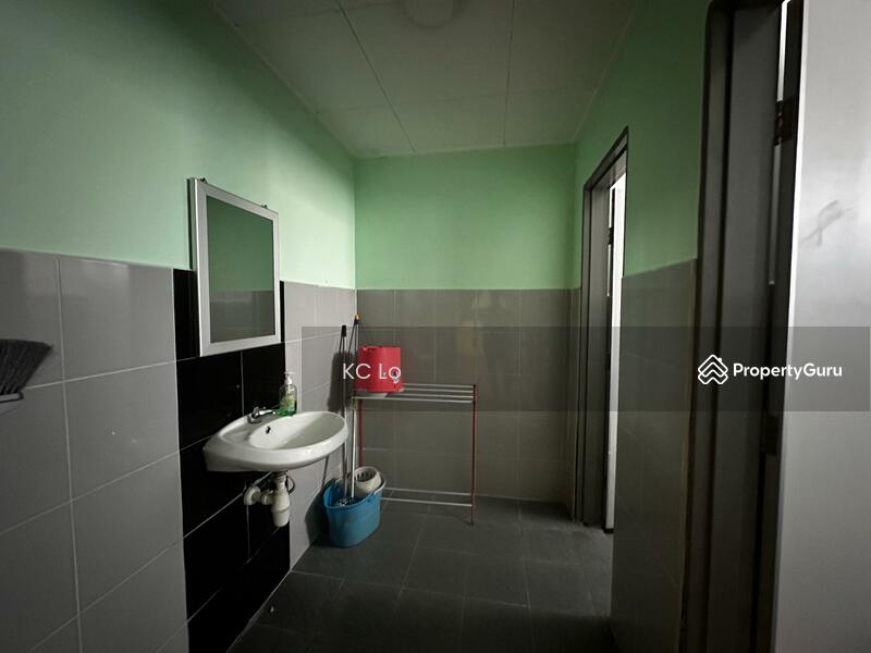 For Sale - Pusat Perdagangan Paroi@Ampangan