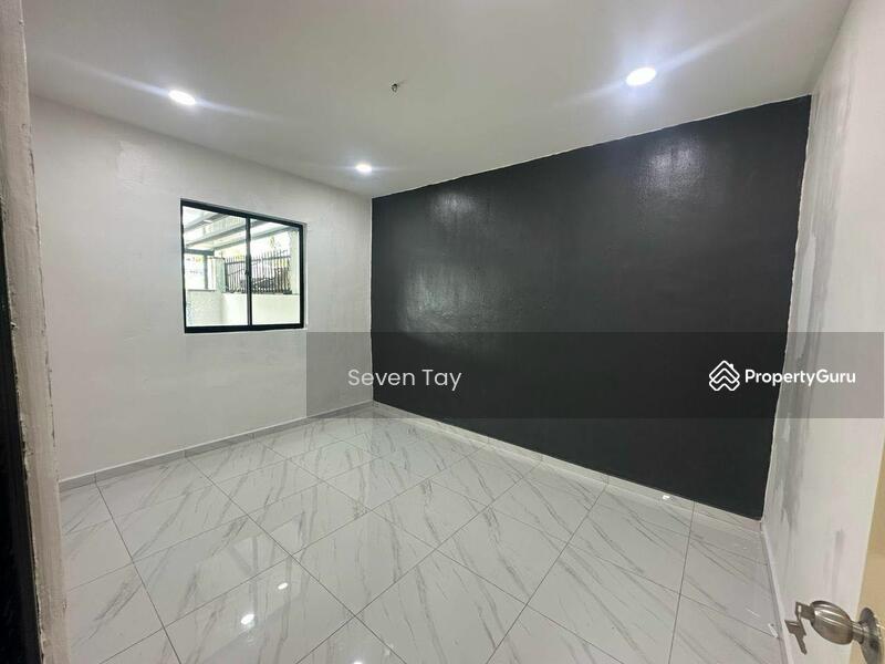 For Sale - Senai Senai Senais