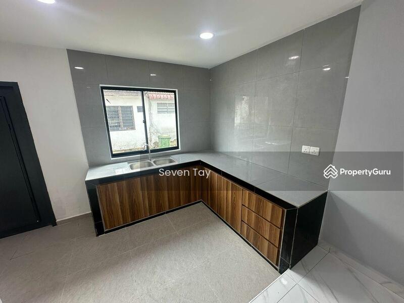 For Sale - Senai Senai Senais