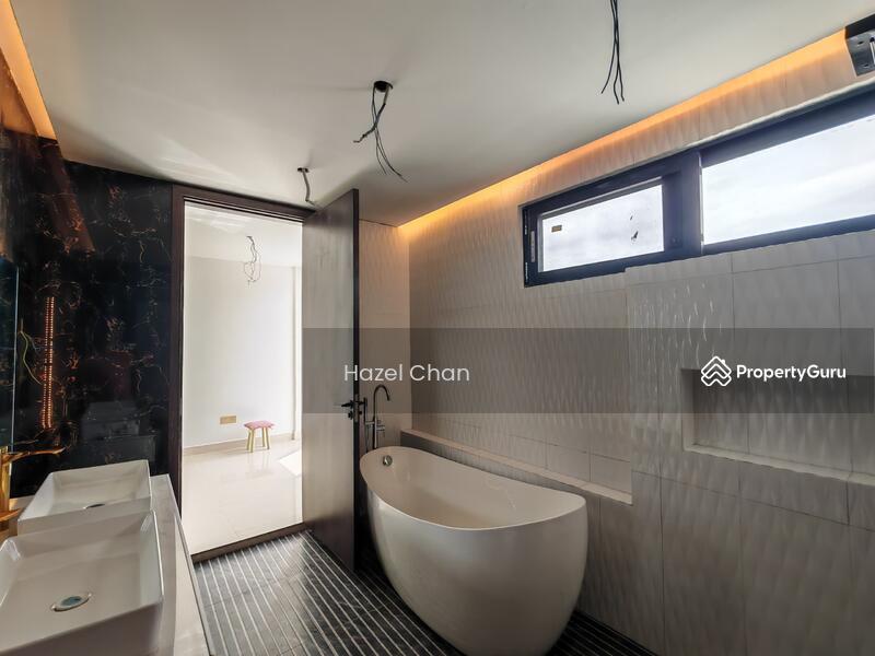 Untuk Dijual - Semi-D house at Likas