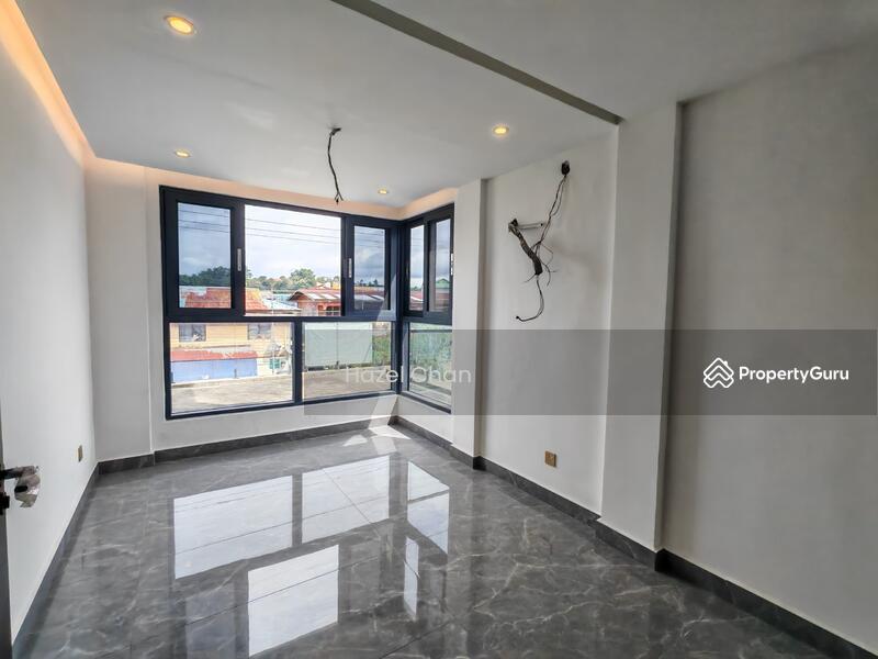 Untuk Dijual - Semi-D house at Likas