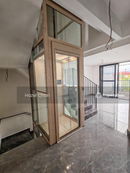 Untuk Dijual - Semi-D house at Likas