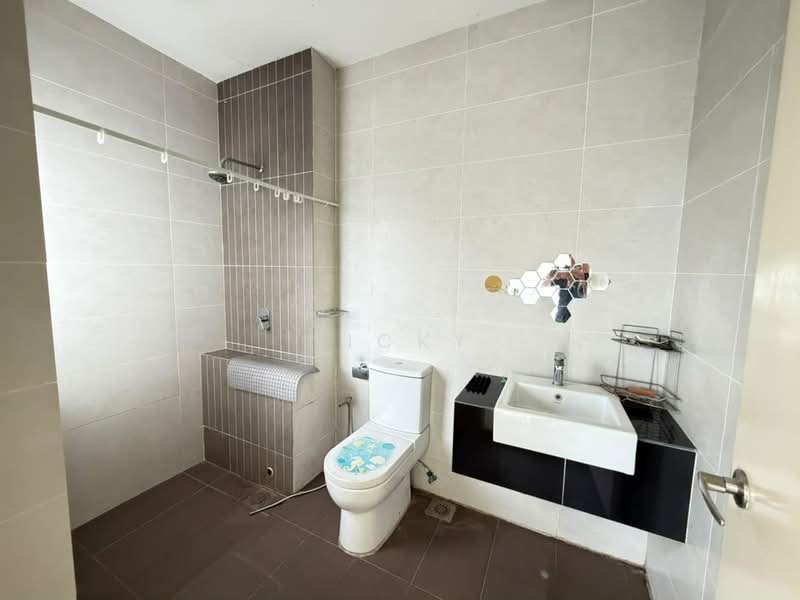 Semi-Detached House for Sale in Rawang (Selangor) - Nicky Lai - Bathroom - PropertyGuru.com.my