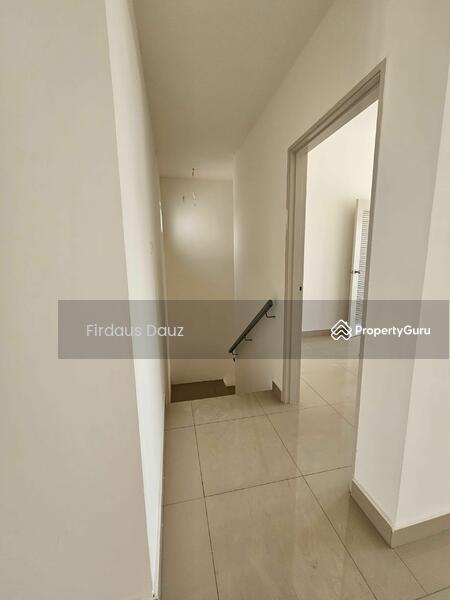Untuk Dijual - Villa kesuma townhouse type B with balkony