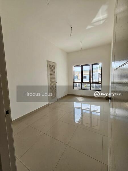 Untuk Dijual - Villa kesuma townhouse type B with balkony