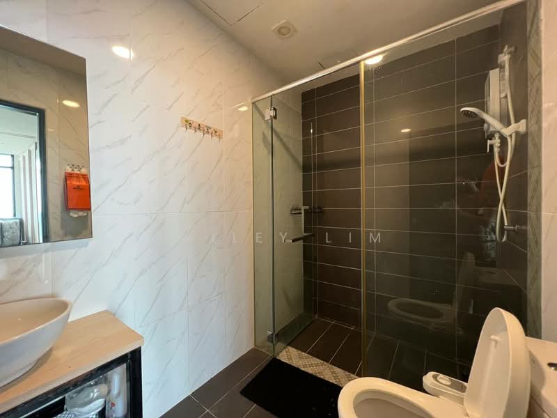 Servis Apartment untuk Disewa di Marriot International Hotel @ Empire City - Hailey Lim - Common Bathroom - PropertyGuru.com.my