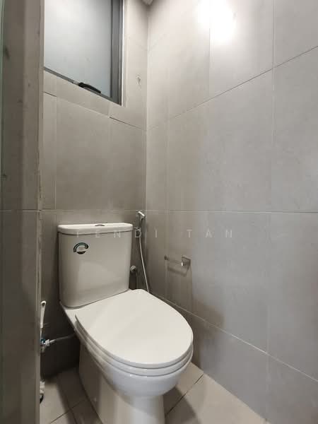 Servis Apartment untuk Disewa di YOLO Signature Suites - Fendi tan - Bathroom - PropertyGuru.com.my