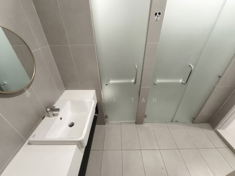 Servis Apartment untuk Disewa di YOLO Signature Suites - Fendi tan - Bathroom - PropertyGuru.com.my