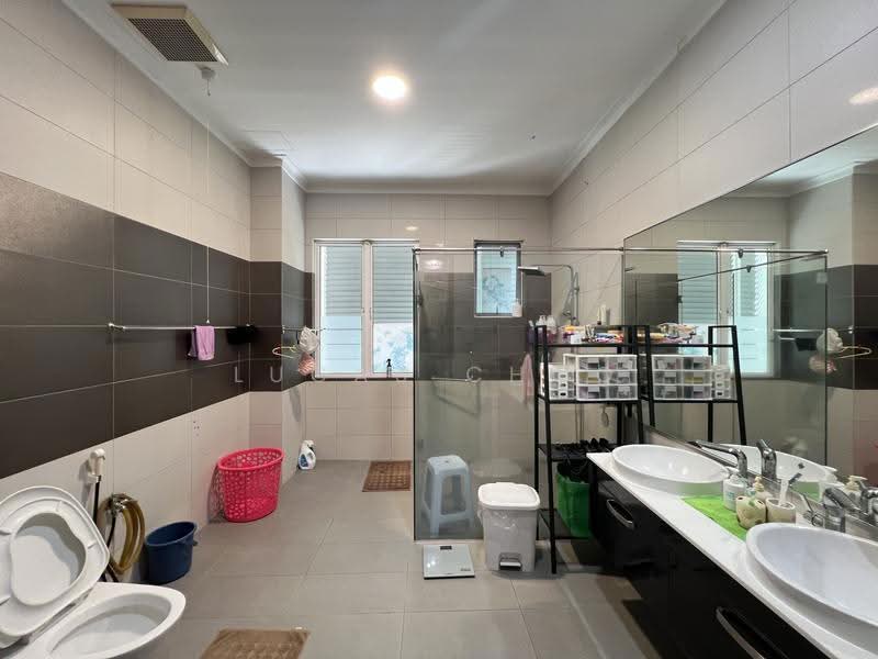 Rumah Berkembar untuk Dijual di Ampang Jaya (Ampang) - Lucas Choo - Bathroom - PropertyGuru.com.my