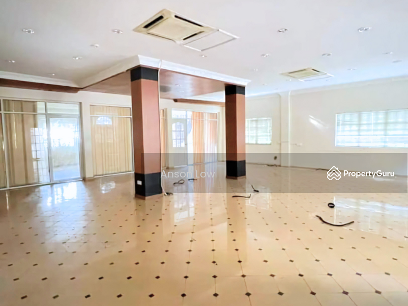 For Rent - 2 Storey Commercial Bungalow 32,000sf Facing Mainroad Greenlane