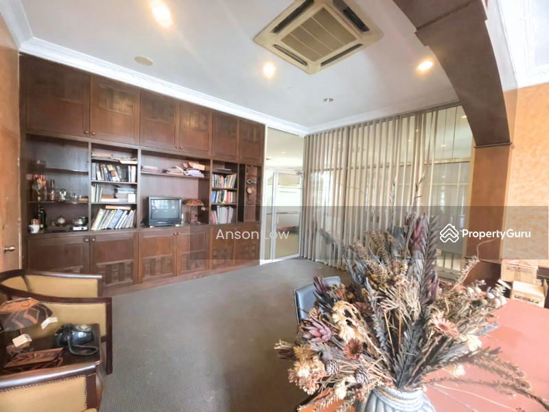 For Rent - 2 Storey Commercial Bungalow 32,000sf Facing Mainroad Greenlane