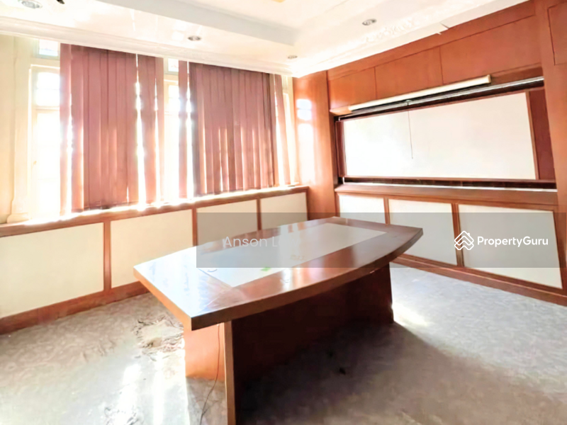 For Rent - 2 Storey Commercial Bungalow 32,000sf Facing Mainroad Greenlane
