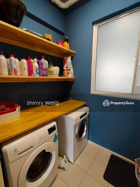 Untuk Dijual - One Jelatek