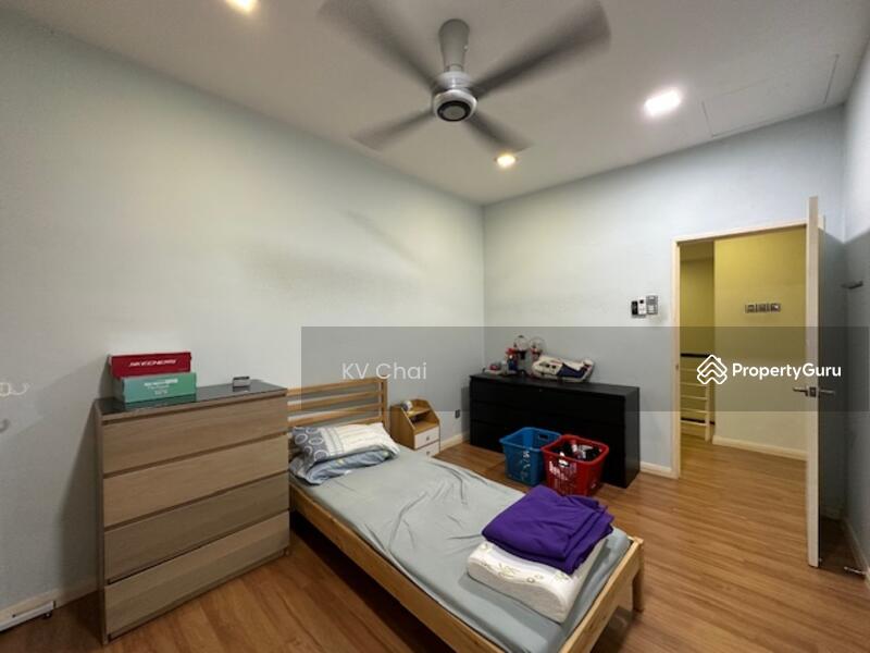 Untuk Dijual - Lake Fields