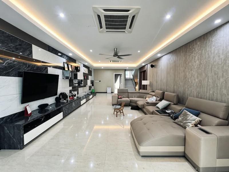Bungalow House for Sale in Taman Melawati (Ulu Kelang) - Lucas Choo - Living Room - PropertyGuru.com.my