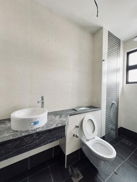 Semi-Detached House for Sale in Taman Melawati (Ulu Kelang) - Lucas Choo - Bathroom - PropertyGuru.com.my