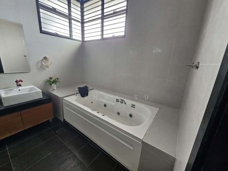 Rumah Berkembar untuk Dijual di Bukit Jelutong (Shah Alam) - Winny Su - Bathroom - PropertyGuru.com.my