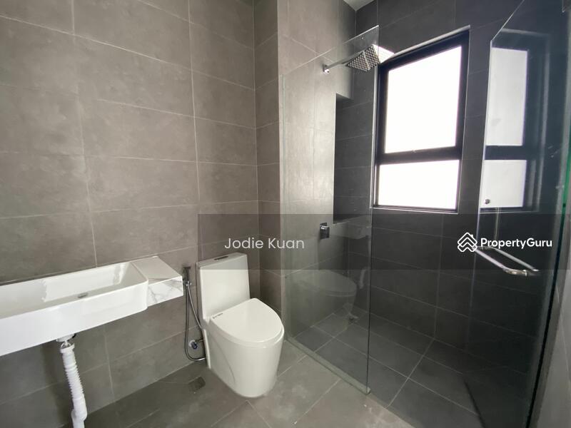 BATHROOM 3