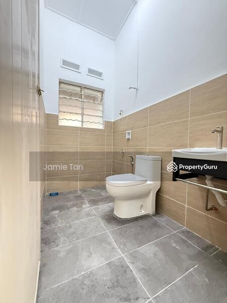 Untuk Disewa - Single Storey Semi-d at Johor Bahru