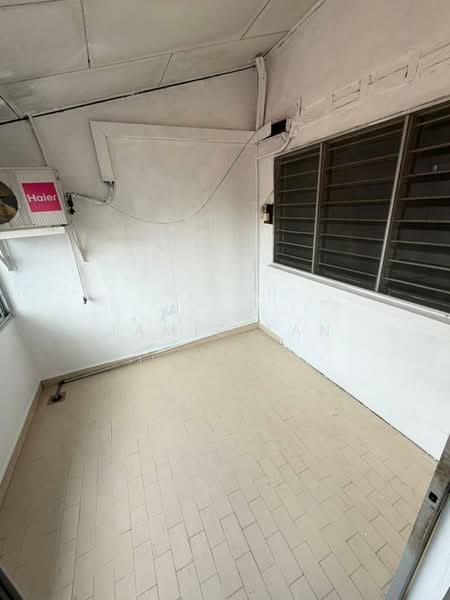 Rumah Teres 1 Tingkat untuk Disewa di Taman Pelangi (Johor Bahru) - Jamie Tan - Balcony - PropertyGuru.com.my