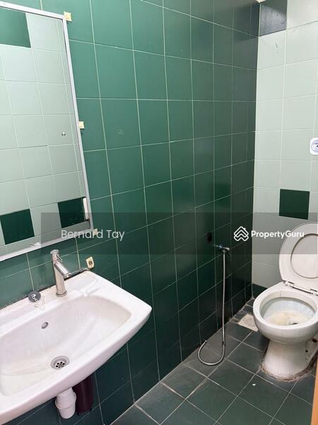 Untuk Dijual - Leisure Commerce Square