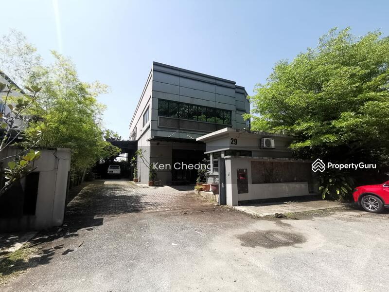 For Sale - Vacant ! Clean and nice 1 and half storey factory for sale