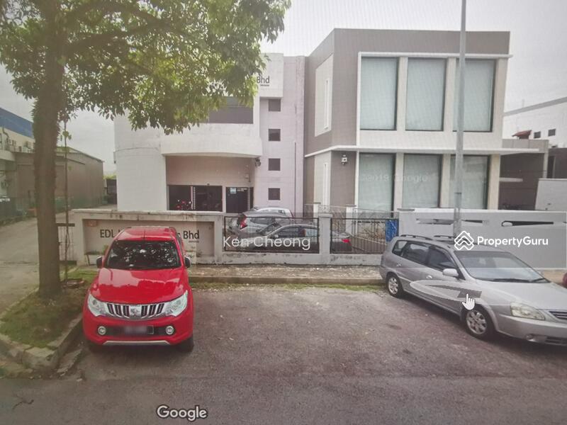 For Sale - Vacant ! Clean and nice 1 and half storey factory for sale