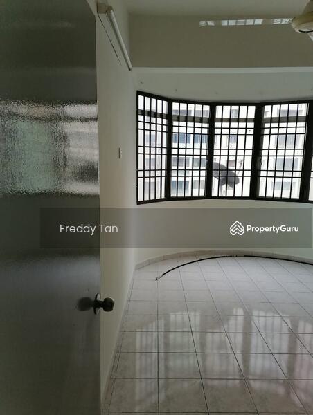 For Sale - Desamas Melur