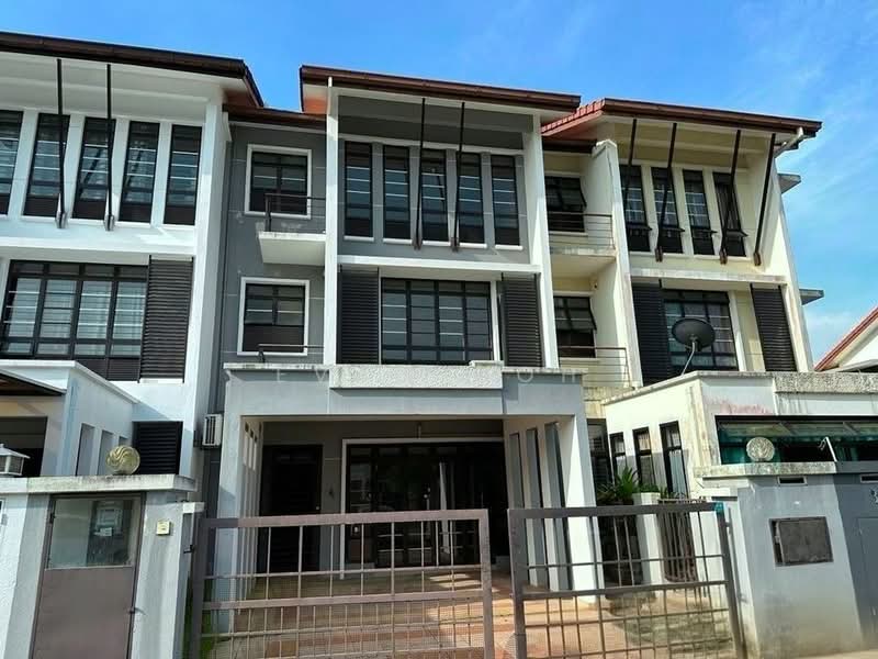 2.5-storey Terraced House for Sale in Bandar Kinrara Seksyen 5 (Bandar Kinrara) - Evan Goh - Exterior - PropertyGuru.com.my
