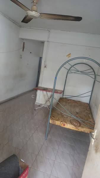 Flat for Rent at Gat Lebuh Macallum - Kent Chuah - Bedroom - PropertyGuru.com.my