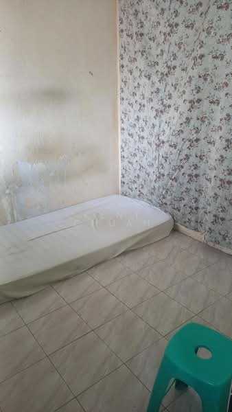 Flat for Rent at Gat Lebuh Macallum - Kent Chuah - Bedroom - PropertyGuru.com.my