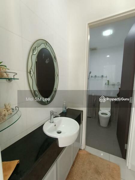 Rumah Berkembar untuk Dijual di Bandar Sungai Long (Selangor) - Mei SM Lee - Twin Palms, Sungai Long Bathroom - PropertyGuru.com.my
