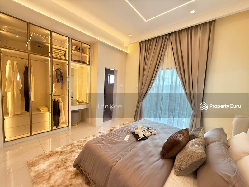 For Sale - Tongkang Pechah Batu Pahat