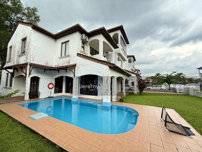 For Sale - 3 Storey Bungalow in Polo Vista