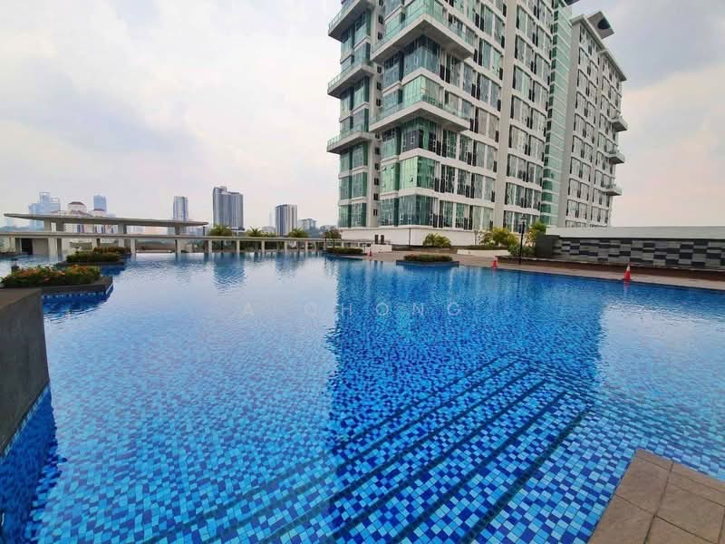 Servis Apartment untuk Dijual di The Scott Garden SOHO - A Chong - Pool - PropertyGuru.com.my