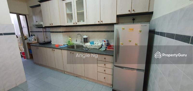 Untuk Dijual - Straits Court
