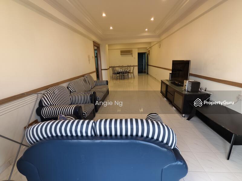 Untuk Dijual - Straits Court