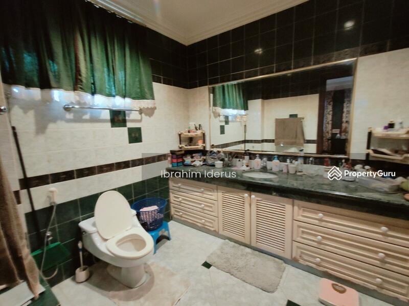 For Sale - Lakeview Bungalows