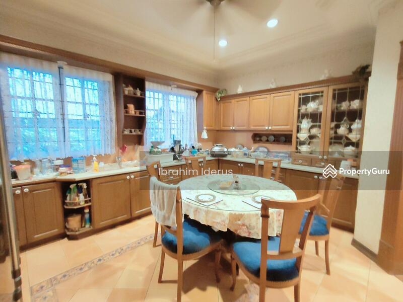 For Sale - Lakeview Bungalows