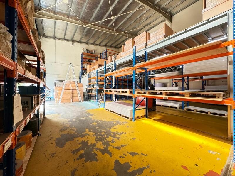 For Rent - 1.5 Sty Semi-D Factory, Limited Unit