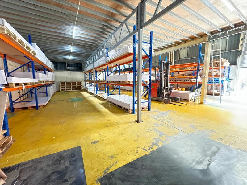 For Rent - 1.5 Sty Semi-D Factory, Limited Unit