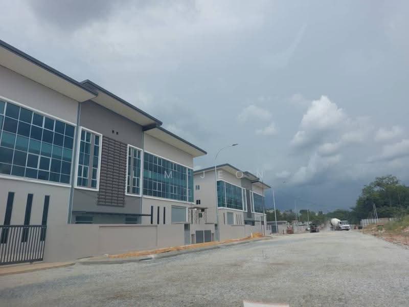 Factory for Rent in Seksyen 33 (Shah Alam) - Lim Jeon - Exterior - PropertyGuru.com.my