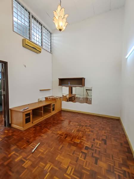 Rumah Teres 2 Tingkat untuk Disewa di Bandar Utama 2 (Bandar Utama) - Amy Tan - Living Room - PropertyGuru.com.my