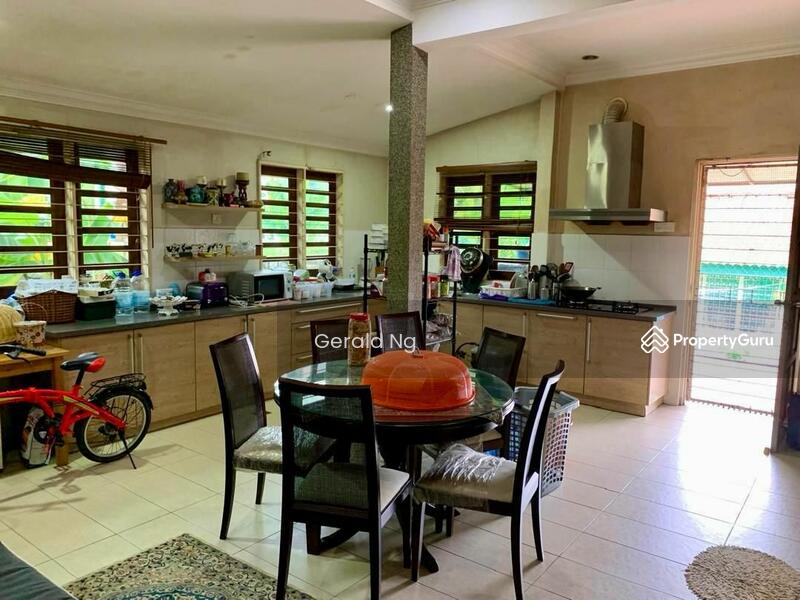 For Sale - Petaling Jaya Seksyen 11 Section 11 Bungalow Land: 6000sf Private Pool Seksyen 10