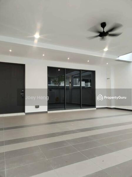 Untuk Dijual - Seremban 2 24x75 Fully Furnished 900K For SALE!!