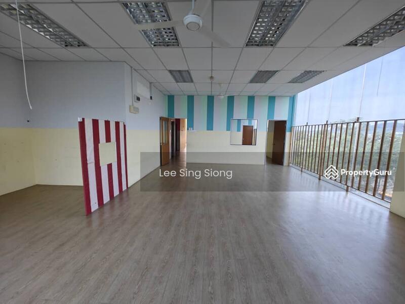 For Rent - (Corner 3.5 Storey) Pusat Perdagangan Maisons Rawang Taman Anggun
